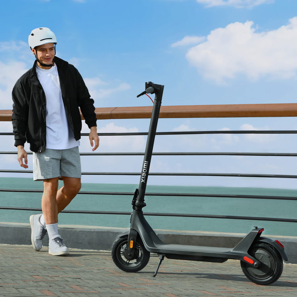 Электросамокат Xiaomi Mi Electric Scooter 4 Lite (2nd Gen), черный— фото №7